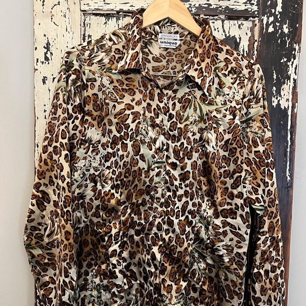 Women’s Vintage Unique Spectrum stretch cheetah 🐆 Blouse.